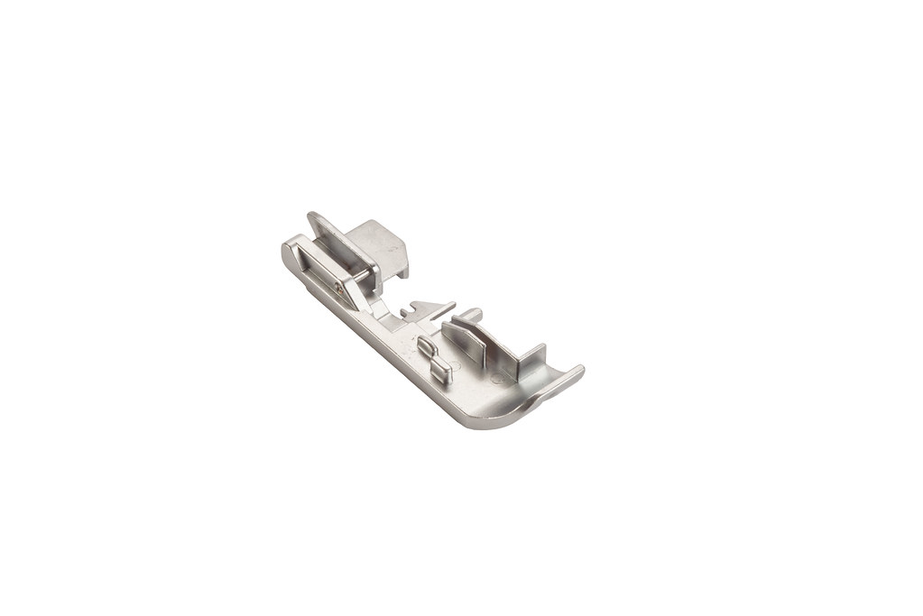 Лапка Bernina для вшивания шнура для L450 и L460