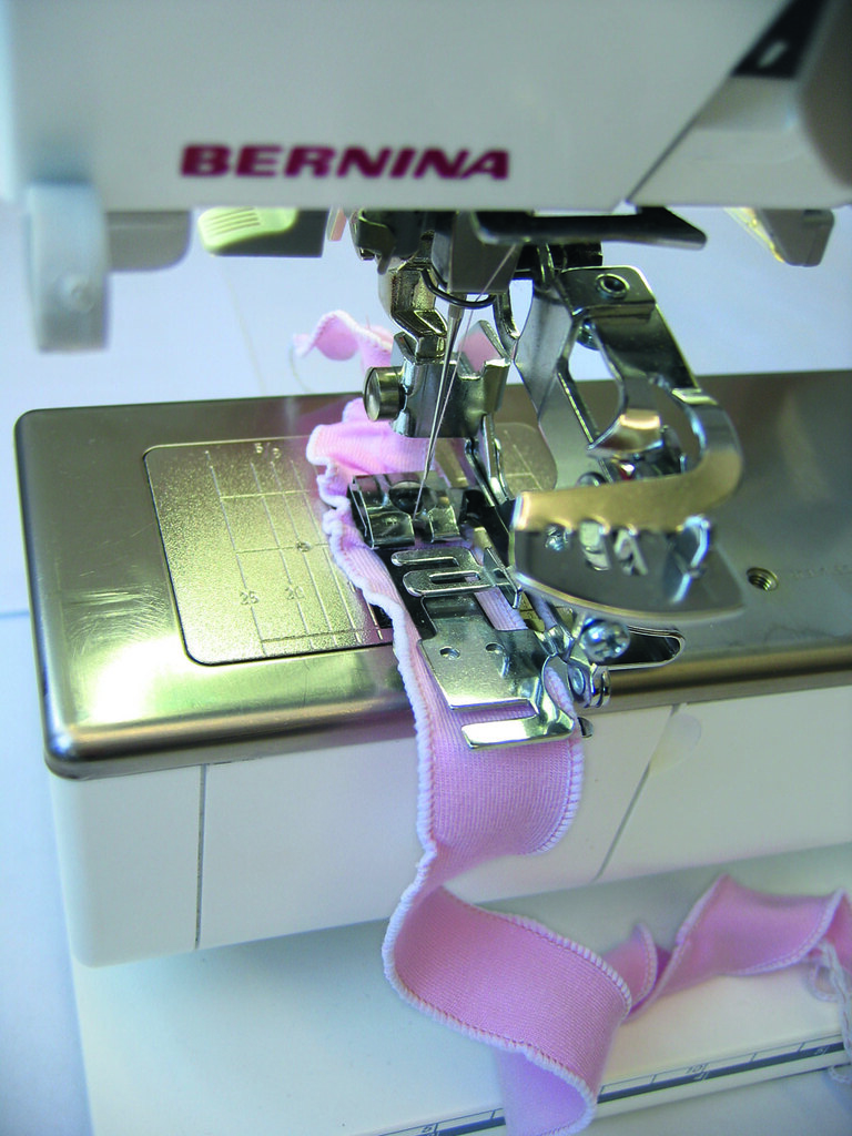 Аппарат для сосбаривания и выполнения складок Bernina  # 86 (для 3  серии  и для машин Artista, Aurora)