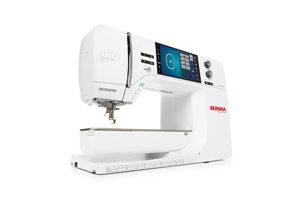 Вышивальная машина Bernina 700 PRO