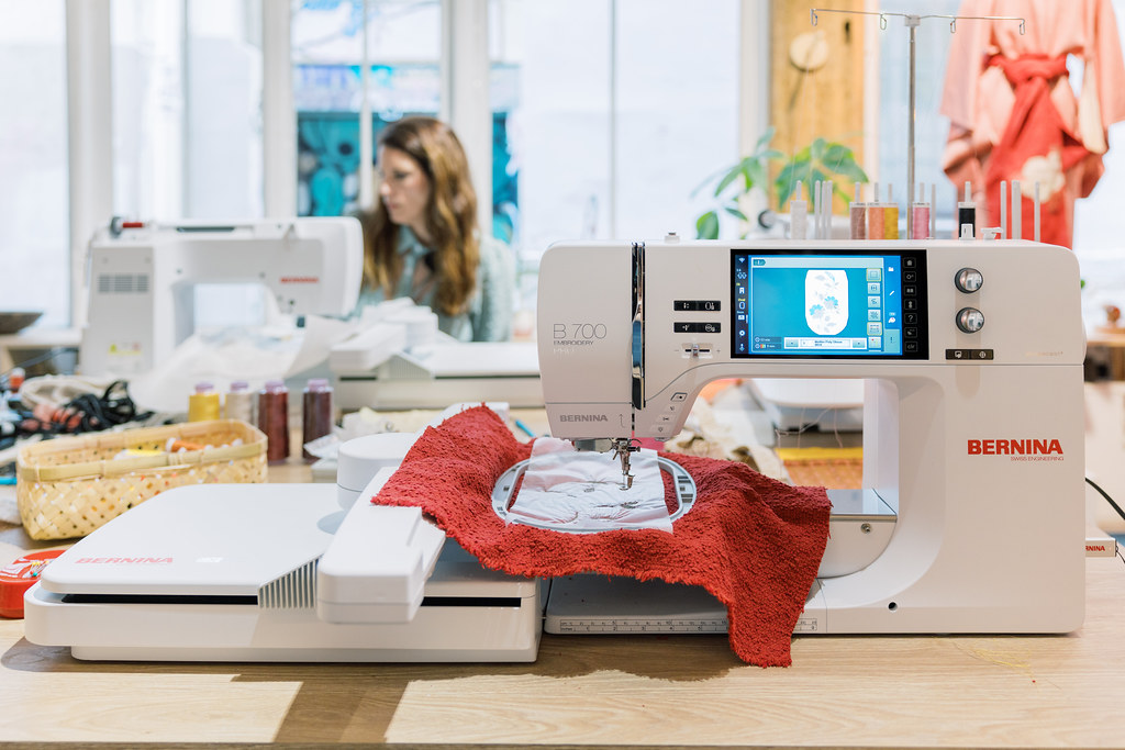 BERNINA B 700 PRO исключительно вышивка